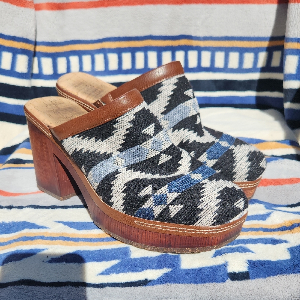 Korks Lori Woven Clogs Sz 10